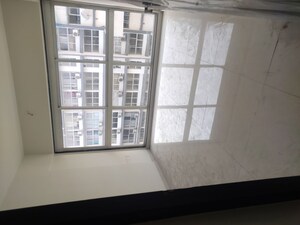 Room in 2 BHK Apartment at Godrej Central, Chembur – for Rent