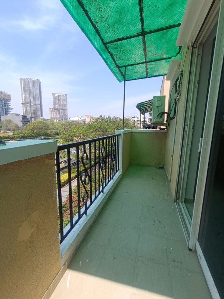 Balcony, emaar-mgf-emerald-hills 4 Bedroom 350 Sq.Yd. Apartment In Sector 65 Gurgaon 10177663