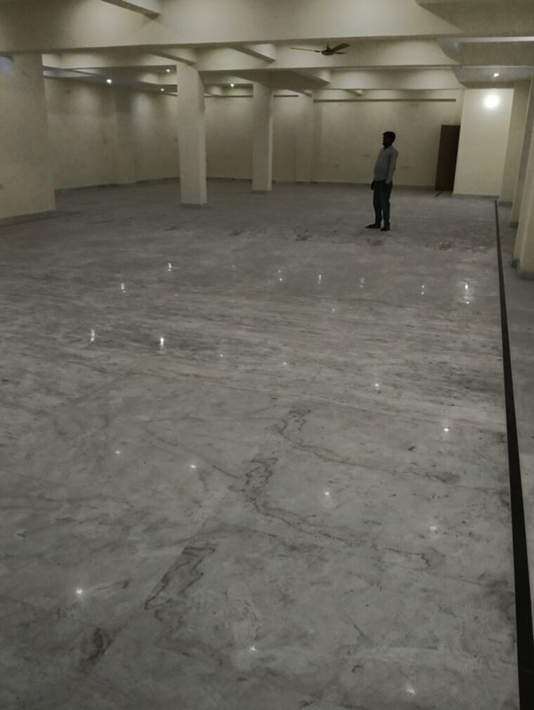  Parking, gomti nagar Commercial Showroom 6000 Sq.Ft. In Gomti Nagar Lucknow 10178603