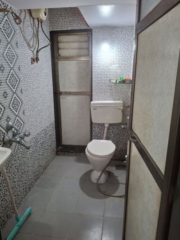Bathroom, vardhman-gardens 2 Bedroom 640 Sq.Ft. Apartment In Balkum Pada Thane 10177365