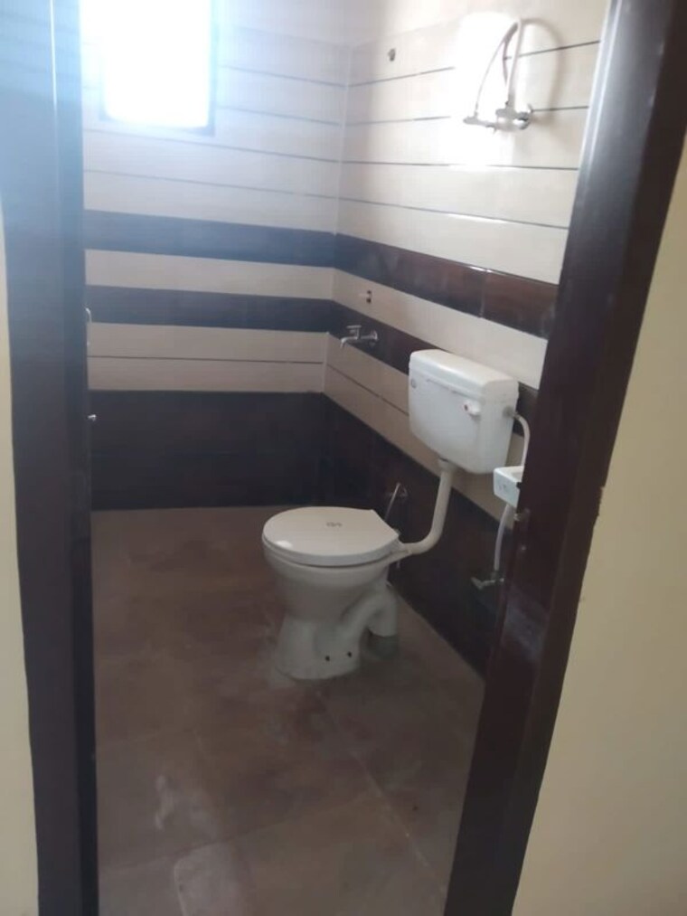 Bathroom, sector 5 1 Bedroom 698 Sq.Ft. Independent House In Sector 5 Gurgaon 10178742