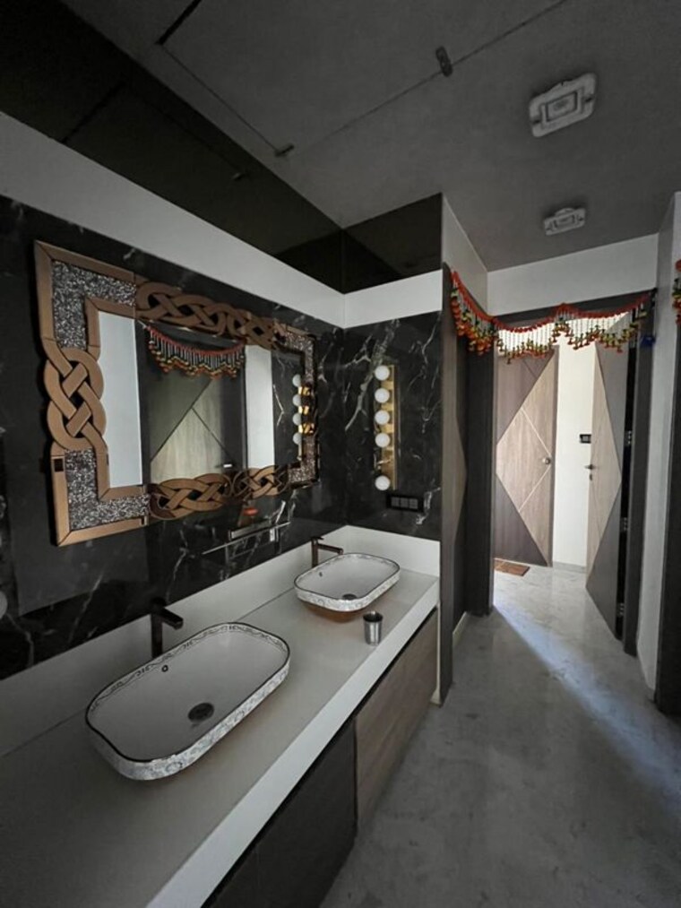 Attached Bathroom, bhoomi-allium 3 Bedroom 1500 Sq.Ft. Apartment In Pimple Saudagar Pune 10178892