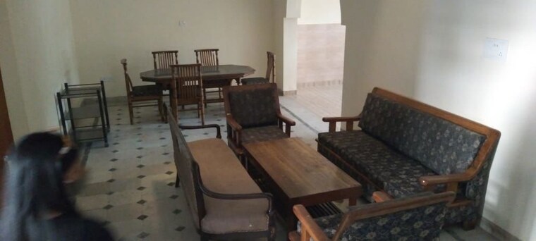 Living Room, sector 5 1 Bedroom 677 Sq.Ft. Independent House In Sector 5 Gurgaon 10178810