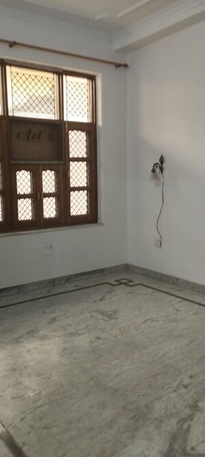 Room in 1 BHK Independent House at Sector 5 – for Rent