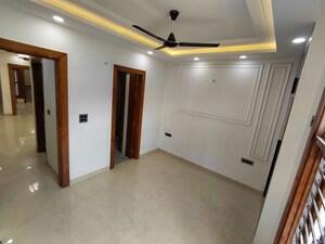 Room in 3 BHK Builder Floor at BPTP District 3, Sector 85 – for Sale