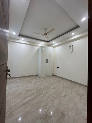 Room in 2 BHK Builder Floor at Rajpur – for Rent