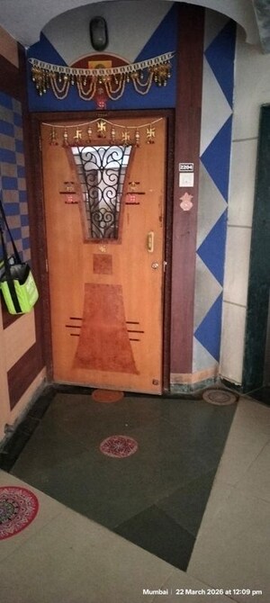 Furnished Amenities in 3 BHK Apartment at Maharaja Retreat CHS, Goregaon East – for Rent