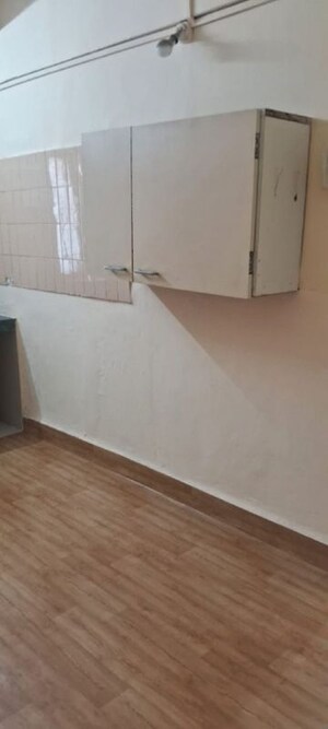 Room in 2 BHK Apartment at Bandra West – for Rent