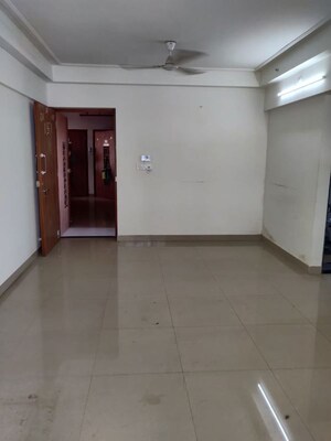 Room in 3 BHK Apartment at Godrej Prime, Chembur – for Rent