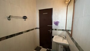 Furnished Amenities in 5 BHK Penthouse at DLF Regency Park II, Sector 27 – for Sale