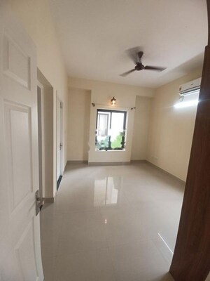 Room in 4 BHK Apartment at LGCL Beautiful World, Hennur – for Rent