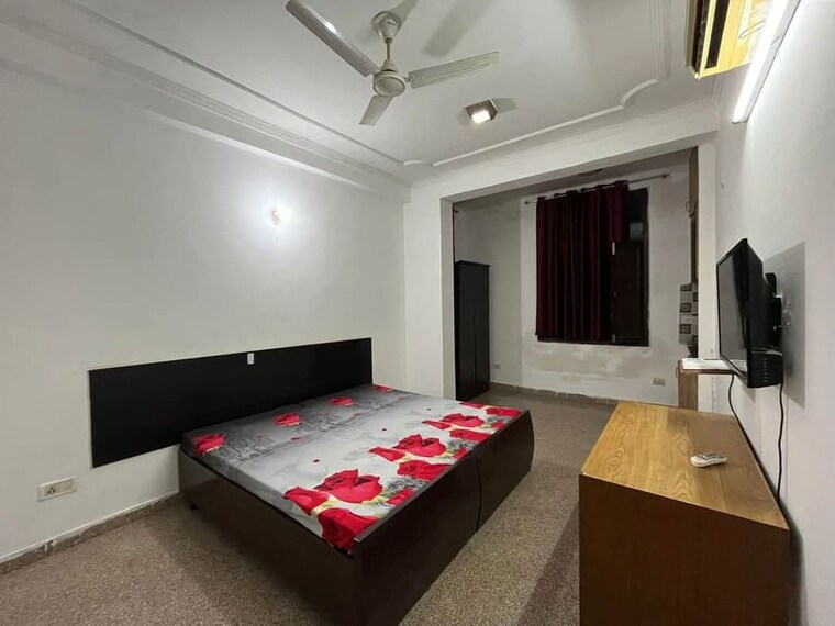 Bedroom, sector 46 Pg For Boys & Girls In Sector 46 10179682
