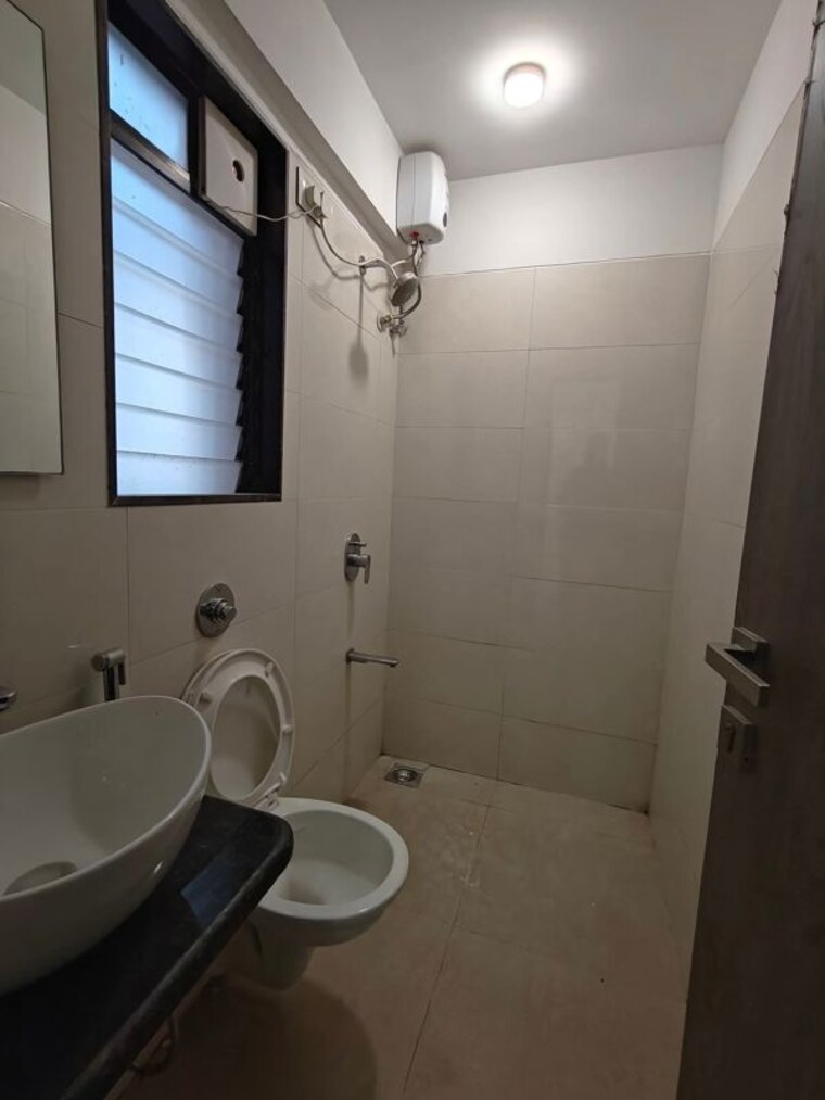 Bathroom, bandra west 2 Bedroom 750 Sq.Ft. Apartment In Bandra West Mumbai 10178894
