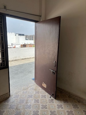 Room in 1 BHK Independent House at Nirman Nagar – for Rent