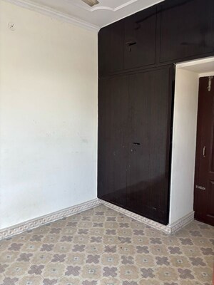 Room in 1 BHK Independent House at Nirman Nagar – for Rent