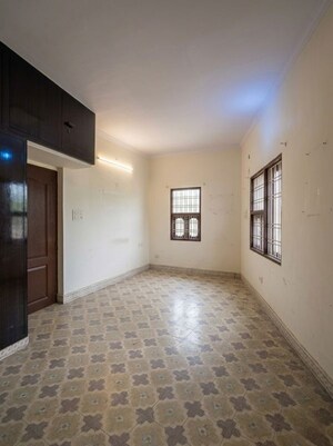 1 BHK Independent House For Rent in Nirman Nagar