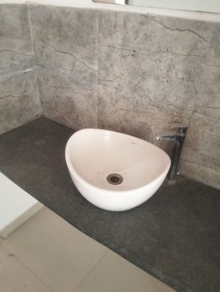 Bathroom, oxford-comforts 2 Bedroom 1200 Sq.Ft. Apartment In Wanwadi Pune 10179977