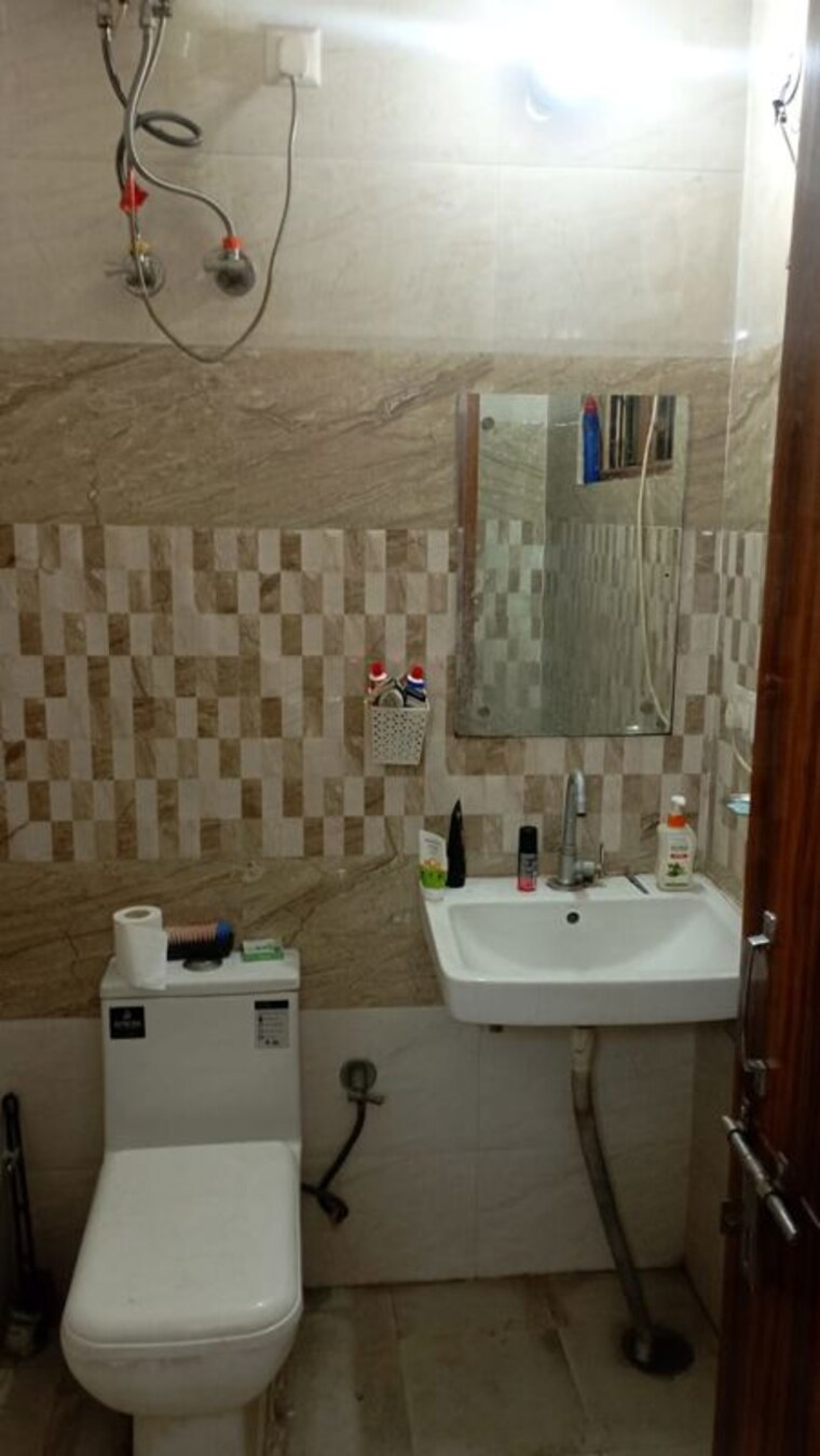 Bathroom, kohli-one-malibu-town 1 Bedroom 650 Sq.Ft. Builder Floor In Sector 47 Gurgaon 10179992