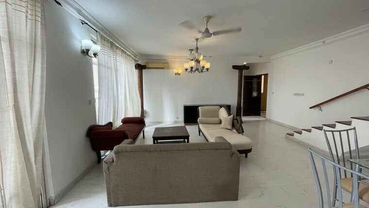 Living Room, dlf-regency-park-ii 5 Bedroom 3248 Sq.Ft. Penthouse In Sector 27 Gurgaon 10179969