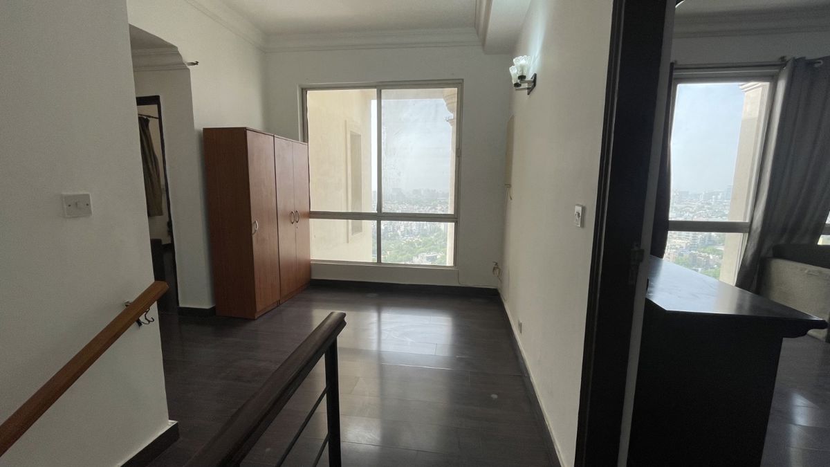 5 BHK 3235 Sq.Ft. Penthouse in DLF Regency Park II