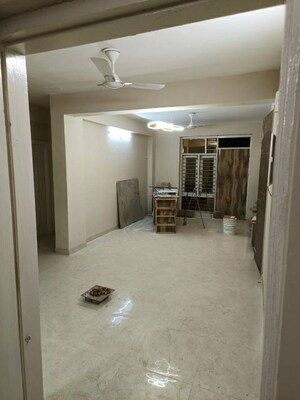 Room in 3 BHK Builder Floor at Sector 84 – for Rent