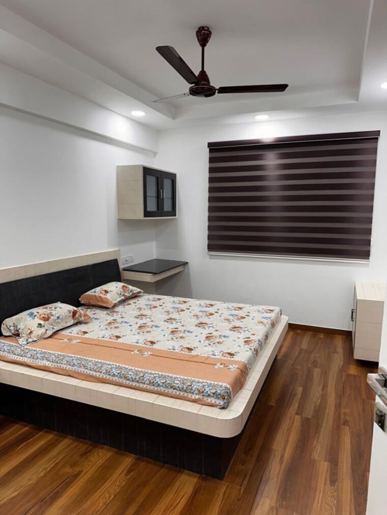 Bedroom, hiranandani-estate-queens 2 Bedroom 700 Sq.Ft. Apartment In Ghodbunder Road Thane 10180180