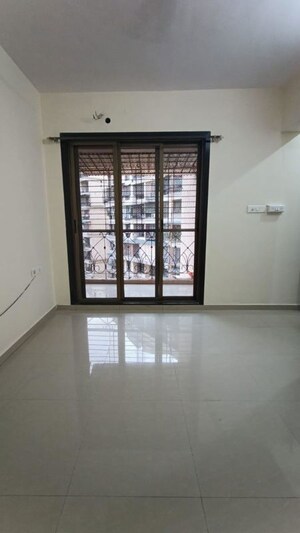 Room in 2 BHK Apartment at Nisarg Hyde Park, Kharghar – for Rent