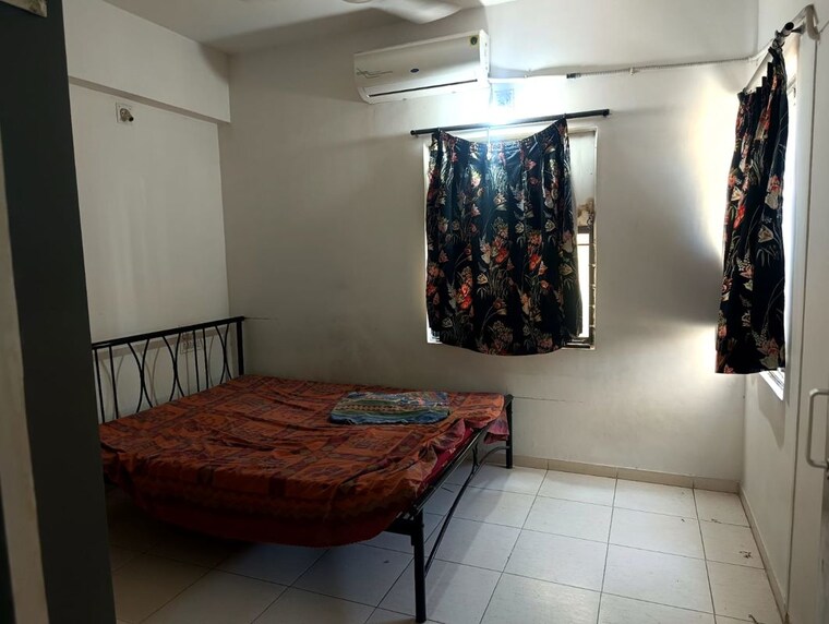 Bedroom, satellite 1 Bedroom 720 Sq.Ft. Apartment In Satellite Ahmedabad 10167270