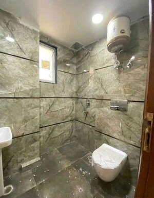 Bathroom in 1 BHK Builder Floor at Palm Residency Chhatarpur, Chattarpur – for Rent