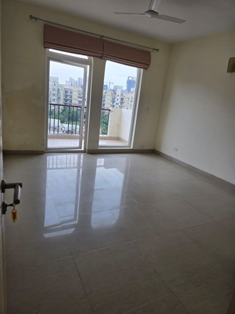 Room, emaar-emerald-floors-premier 3.5 Bedroom 1600 Sq.Ft. Apartment In Sector 65 Gurgaon 10180345
