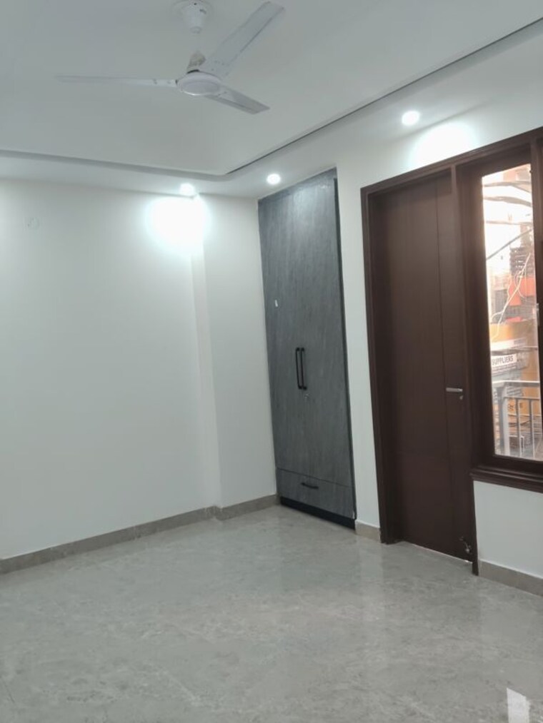 Room, chattarpur 3 Bedroom 125 Sq.Yd. Builder Floor In Chattarpur Delhi 10180359