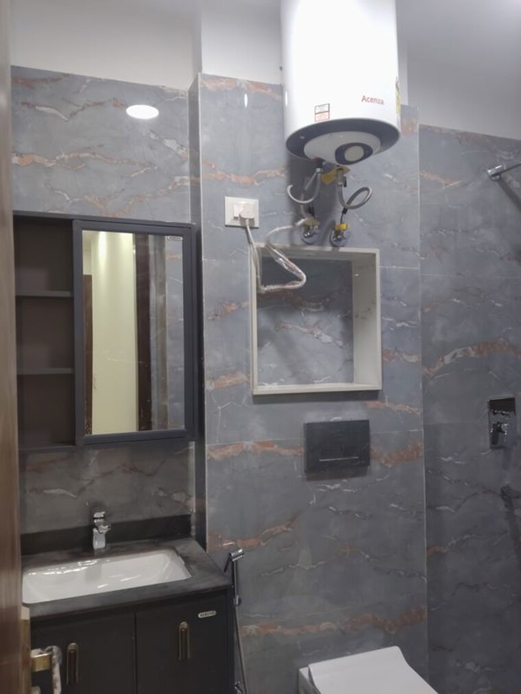 Bathroom, chattarpur 3 Bedroom 1200 Sq.Ft. Builder Floor In Chattarpur Delhi 10180439