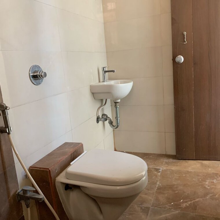 Bathroom, dlh-kesley 2 Bedroom 725 Sq.Ft. Apartment In Saibaba Nagar Mumbai 10180453