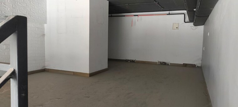 Room, choice-10-biz-park Commercial Showroom 900 Sq.Ft. In Viman Nagar Pune 10180451