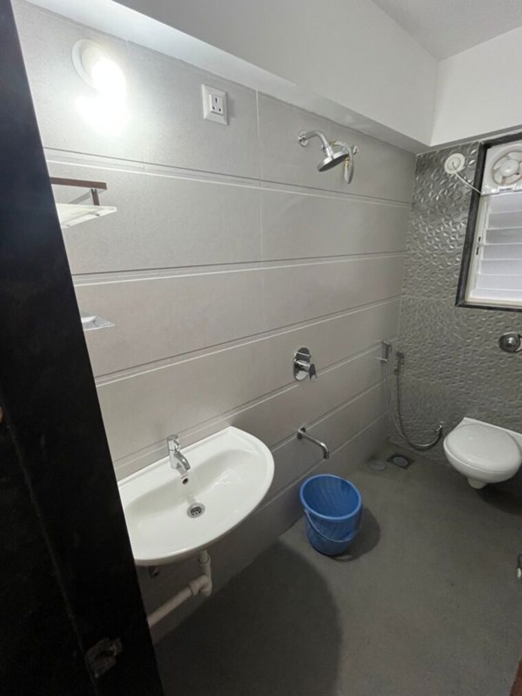 Bathroom, akshay-yash-grecia 2 Bedroom 760 Sq.Ft. Apartment In Dhanori Pune 10180449