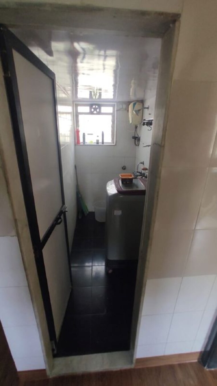 Bathroom, santacruz west 2 Bedroom 700 Sq.Ft. Apartment In Santacruz West Mumbai 10180460