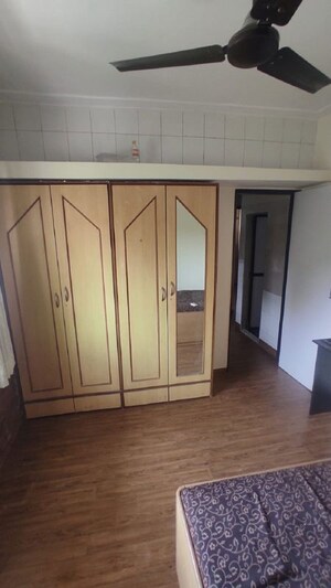 Bedroom in 2 BHK Apartment at Santacruz West – for Rent