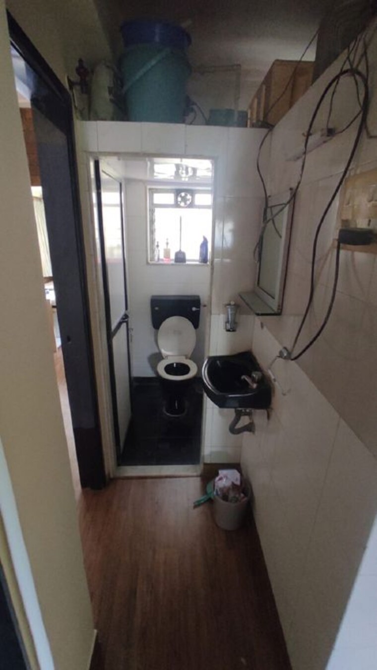 Bathroom, santacruz west 2 Bedroom 700 Sq.Ft. Apartment In Santacruz West Mumbai 10180460