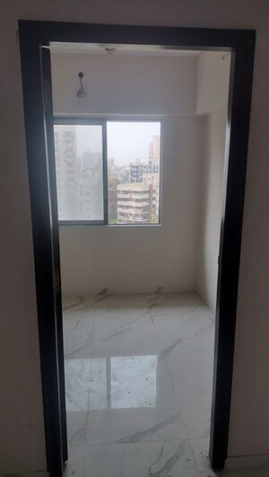 Room in 1.5 BHK Apartment at Dadar West – for Rent