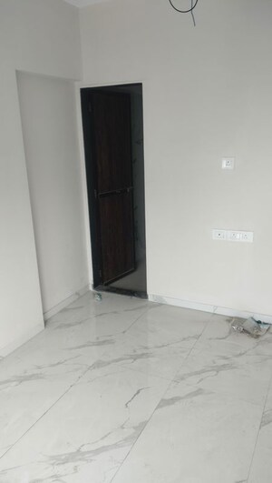 Room in 1.5 BHK Apartment at Dadar West – for Rent