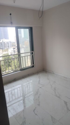 Room in 1.5 BHK Apartment at Dadar West – for Rent