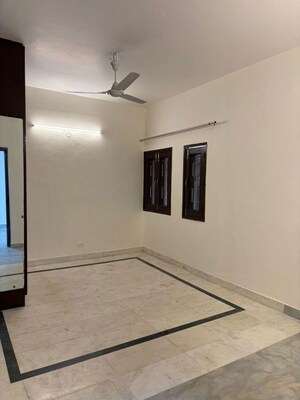 Room in 2 BHK Builder Floor at Greater Kailash I – for Rent