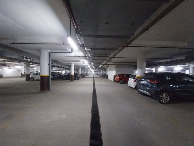  Parking, puri-pratham 3 Bedroom 1400 Sq.Ft. Apartment In Sector 84 Faridabad 10180429