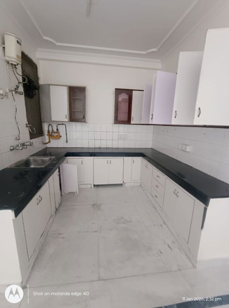 Kitchen, shivalik colony 2 Bedroom 1200 Sq.Ft. Builder Floor In Shivalik Colony Delhi 10180620