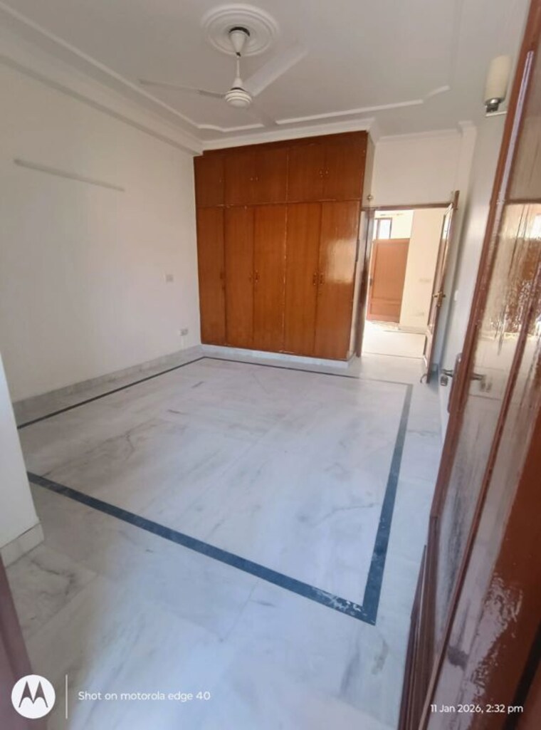 Room, shivalik colony 2 Bedroom 1200 Sq.Ft. Builder Floor In Shivalik Colony Delhi 10180620
