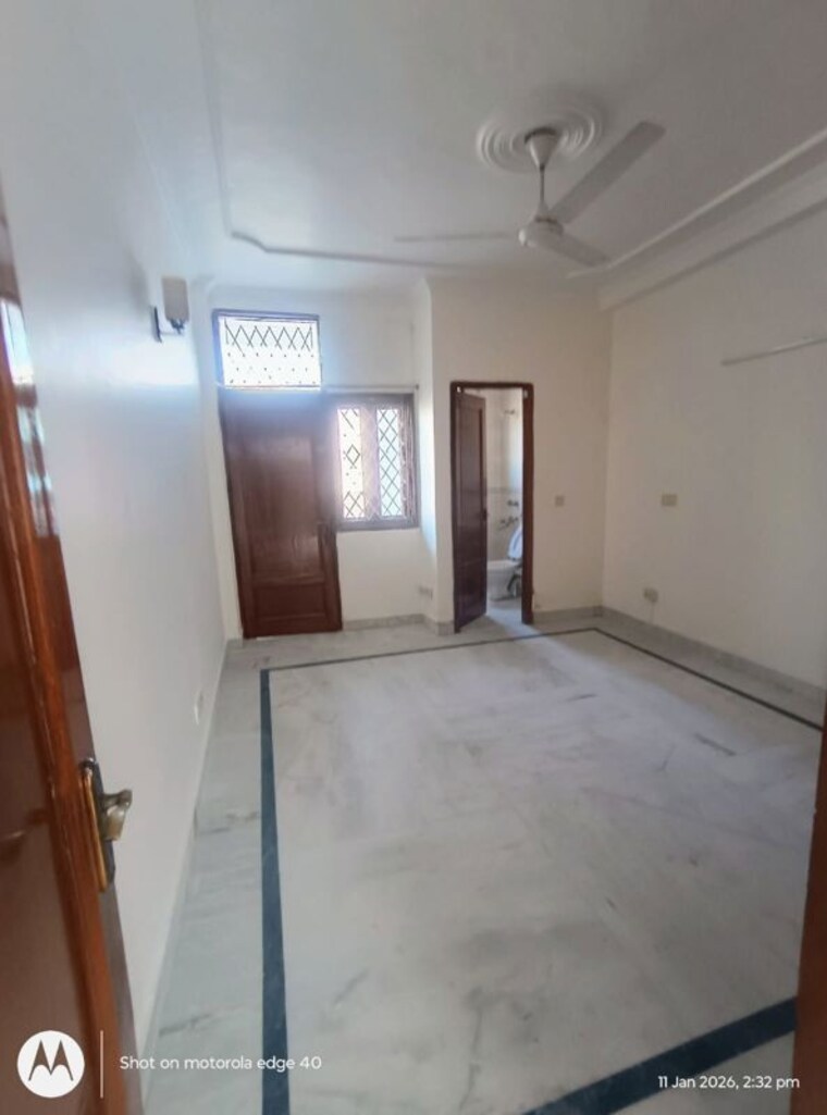 Room, shivalik colony 2 Bedroom 1200 Sq.Ft. Builder Floor In Shivalik Colony Delhi 10180620