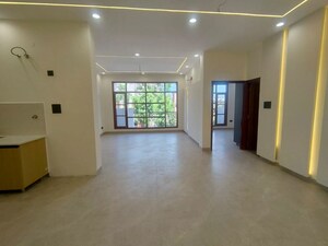 Room in 3 BHK Builder Floor at Sector 115 – for Sale