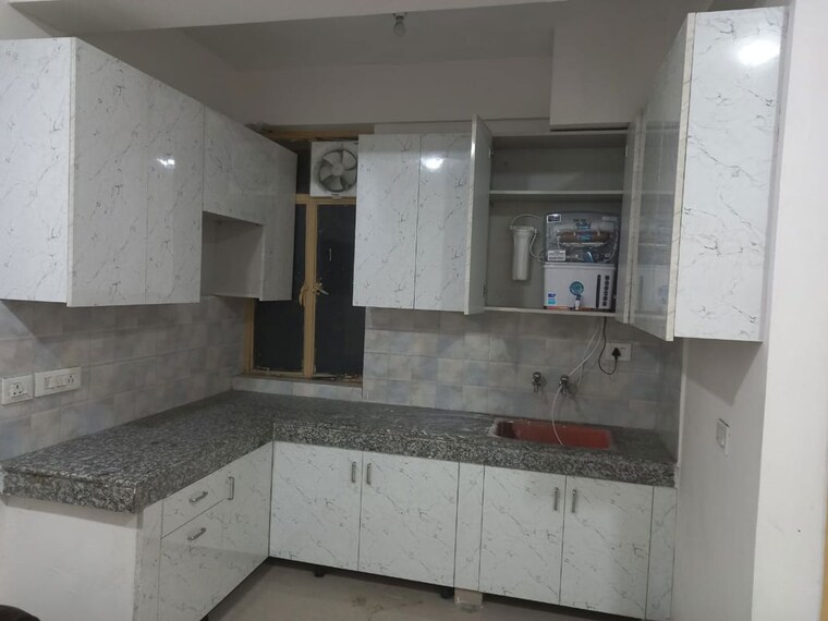 Kitchen, sector 111 1.5 Bedroom 933 Sq.Ft. Builder Floor In Sector 111 Gurgaon 10180684