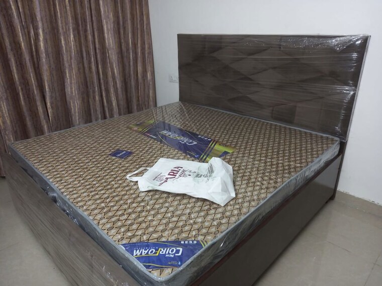 Bedroom, sector 111 1.5 Bedroom 966 Sq.Ft. Builder Floor In Sector 111 Gurgaon 10180687