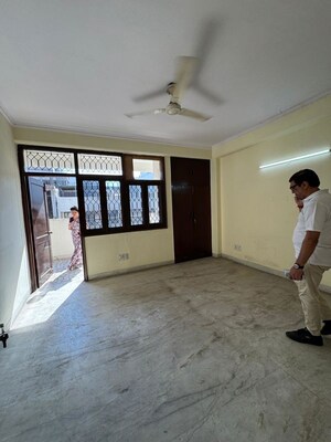 Room in 3 BHK Builder Floor at Hauz Khas – for Sale